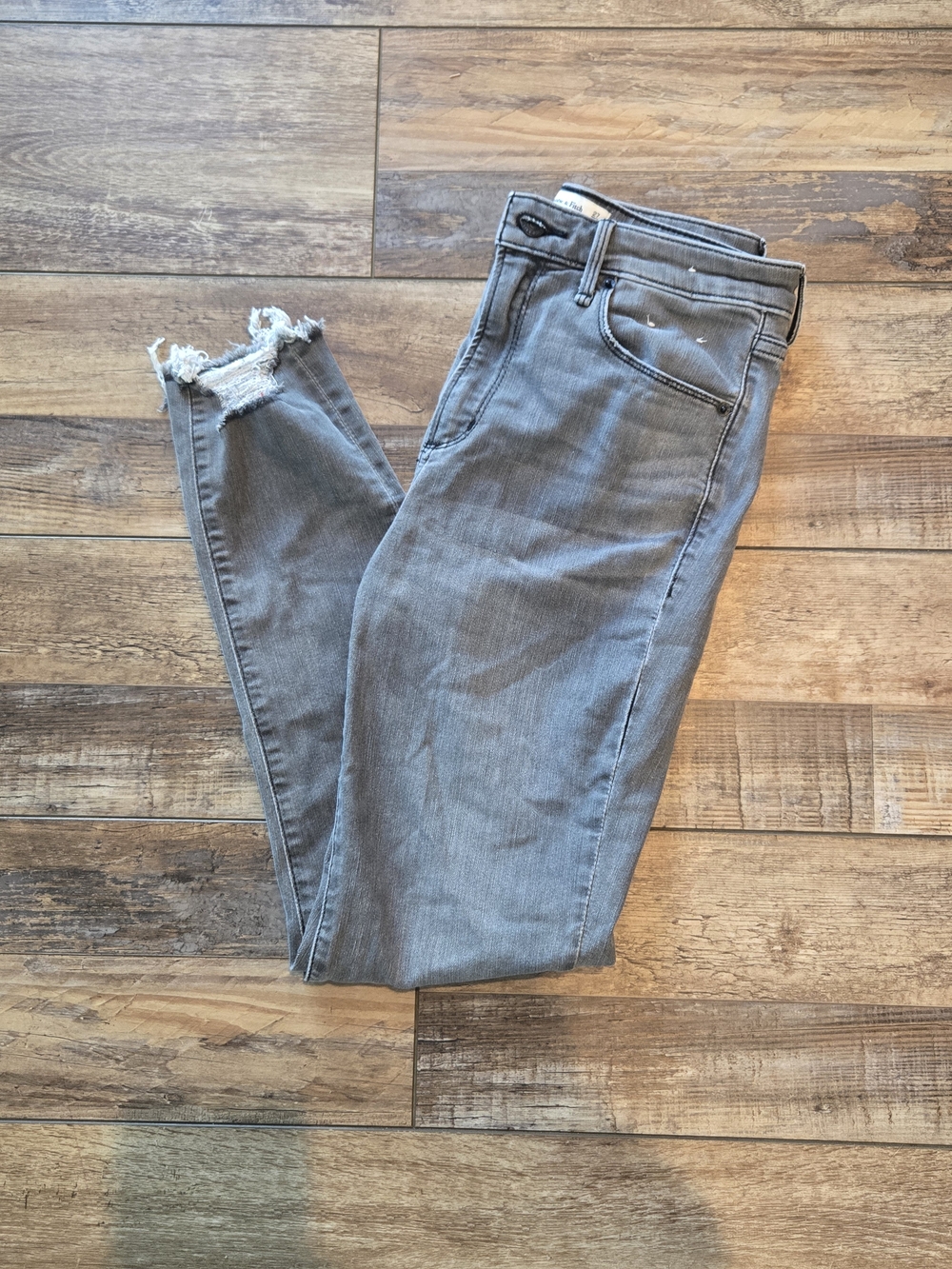 Abercrombie & Fitch Super Skinny Ankle High Rise Grey Jeans Raw Hem 27/4R
